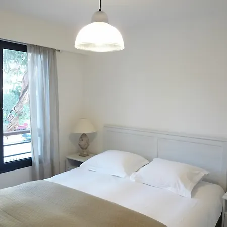Elegant Two Bedroom With Modern Design And Terrace Close To Beaches And Center 546 Apartment *