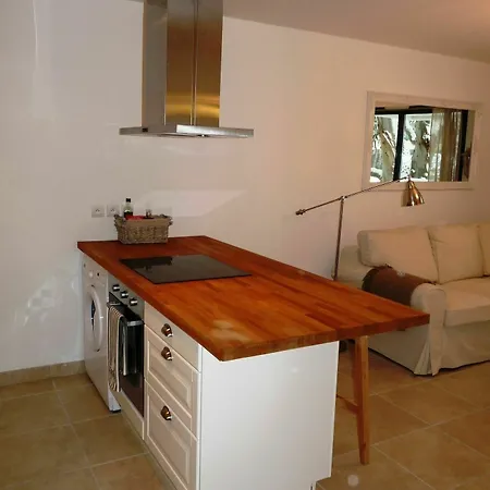 Elegant Two Bedroom With Modern Design And Terrace Close To Beaches And Center 546 דירה קאן